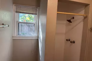 808 E 46th St, Austin, TX 78751 - Photo 9