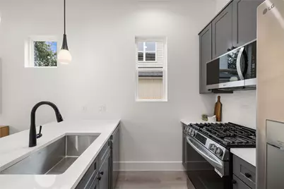 1700 Pennsylvania Avenue, Austin, TX 78702 - Photo 11