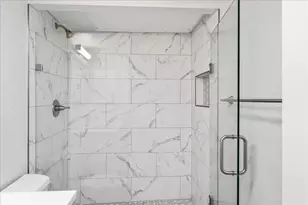 505 W 7th St, Austin, TX 78701 - Photo 17