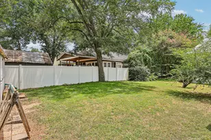 601 Garwood St, Smithville, TX 78957 - Photo 33