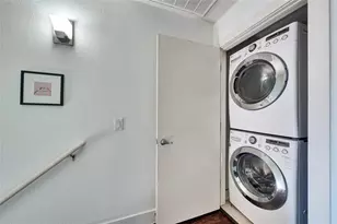 1101 Grove Blvd, Austin, TX 78741 - Photo 11