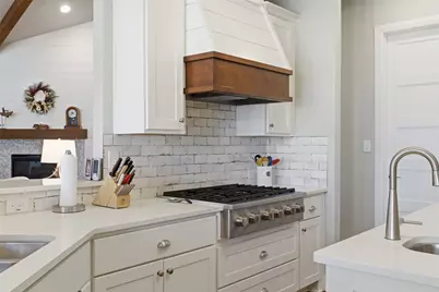 219 Skyline Road, Georgetown, TX 78628 - Photo 15