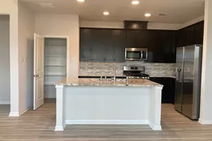 136 Grn Knl Ln, Georgetown, TX 78628 - Photo 3