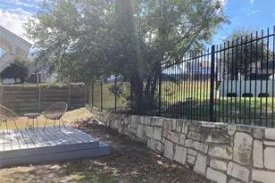 2308 Montague St, Austin, TX 78741 - Photo 23