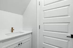 2301 E 10th St, Austin, TX 78702 - Photo 33