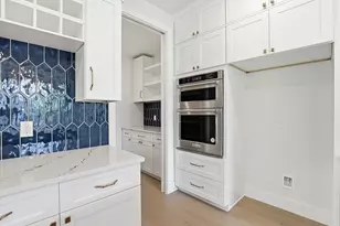 2301 E 10th St, Austin, TX 78702 - Photo 15