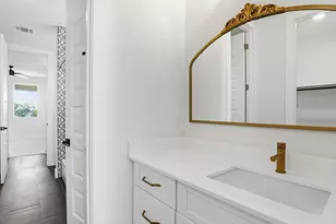 2301 E 10th St, Austin, TX 78702 - Photo 19