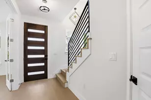 2301 E 10th St, Austin, TX 78702 - Photo 3