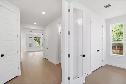 2301 E 10th Street, Austin, TX 78702 - Photo 5