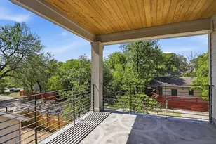 2301 E 10th St, Austin, TX 78702 - Photo 37