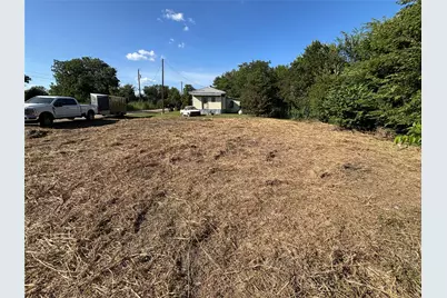 318 N Front Street, Holland, TX 76534 - Photo 3
