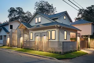 1401 E 3rd St, Austin, TX 78702 - Photo 3