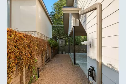 1401 E 3rd Street #2, Austin, TX 78702 - Photo 29