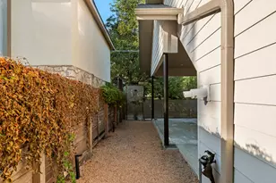 1401 E 3rd St, Austin, TX 78702 - Photo 29