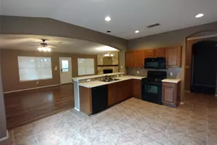 136 Trinity Dr, Kyle, TX 78640 - Photo 13