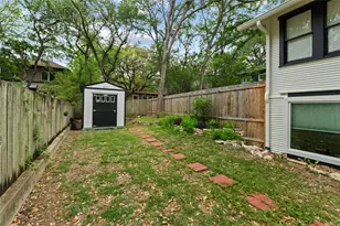 2301 W 10th St, Austin, TX 78703 - Photo 29