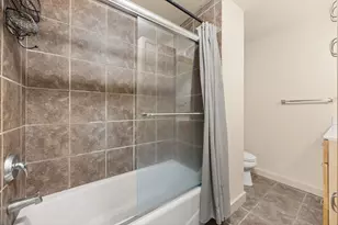 711 W 26th St, Austin, TX 78705 - Photo 17