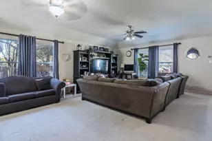 172 Winter St, Kyle, TX 78640 - Photo 7
