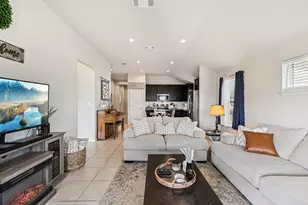 111 Insider Loop, Elgin, TX 78621 - Photo 11