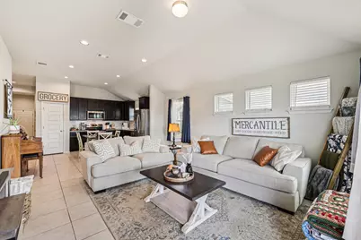 111 Insider Loop, Elgin, TX 78621 - Photo 9