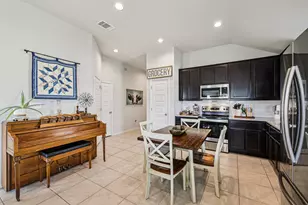 111 Insider Loop, Elgin, TX 78621 - Photo 15