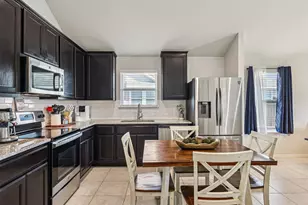 111 Insider Loop, Elgin, TX 78621 - Photo 17