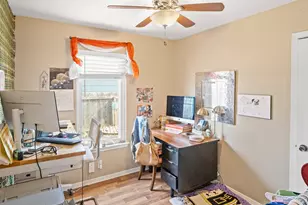 1011 Chesapeake Dr, Austin, TX 78758 - Photo 9