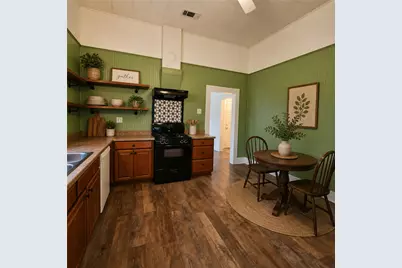 401 Shaw Street, Taylor, TX 76574 - Photo 15
