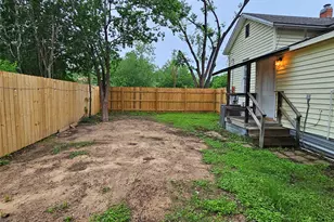 401 Shaw St, Taylor, TX 76574 - Photo 37