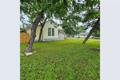 401 Shaw Street, Taylor, TX 76574 - Photo 9