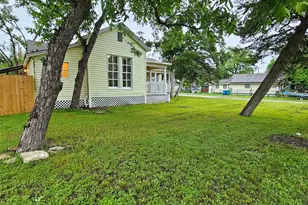 401 Shaw St, Taylor, TX 76574 - Photo 9