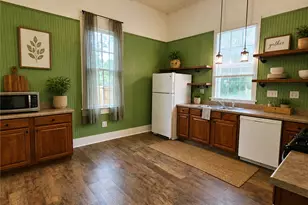 401 Shaw St, Taylor, TX 76574 - Photo 13