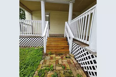 401 Shaw Street, Taylor, TX 76574 - Photo 3