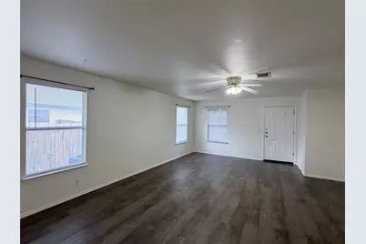 612 Elizabeth Lane, Bastrop, TX 78602 - Photo 5