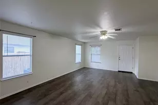612 Elizabeth Ln, Bastrop, TX 78602 - Photo 5
