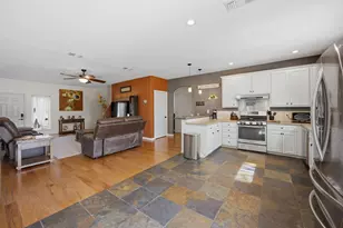 123 Meadowood Dr, Elgin, TX 78621 - Photo 9