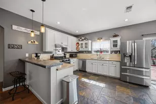 123 Meadowood Dr, Elgin, TX 78621 - Photo 11