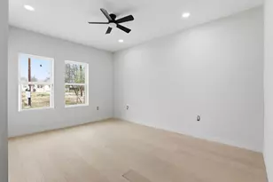 112 Chihuahua Dr, Del Valle, TX 78617 - Photo 15