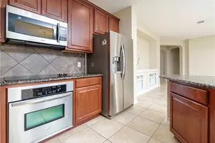413 Kissing Oak Dr, Austin, TX 78748 - Photo 5