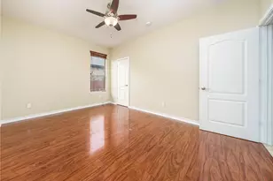413 Kissing Oak Dr, Austin, TX 78748 - Photo 17