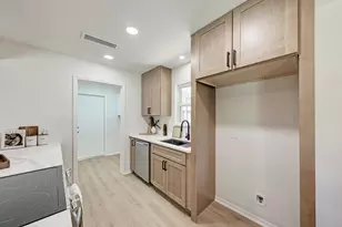 10303 Leaning Willow Dr, Austin, TX 78758 - Photo 15