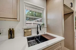 10303 Leaning Willow Dr, Austin, TX 78758 - Photo 17