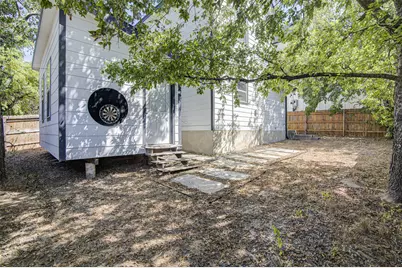 1901 New York Avenue #A, Austin, TX 78702 - Photo 23