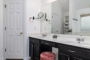 536 W Metcalfe St, Hutto, TX 78634 - Photo 19