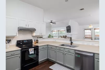 536 W Metcalfe Street, Hutto, TX 78634 - Photo 13