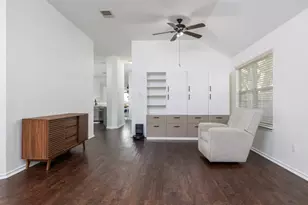 536 W Metcalfe St, Hutto, TX 78634 - Photo 7