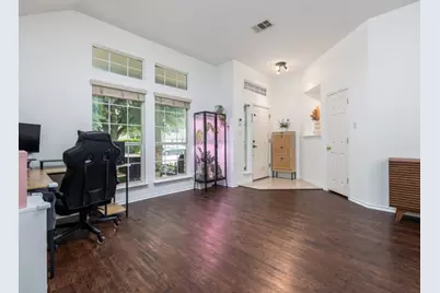 536 W Metcalfe Street, Hutto, TX 78634 - Photo 5