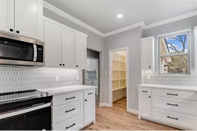 914 W Oak Ridge Drive, Marble Falls, TX 78654 - Photo 3