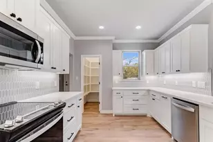 914 W Oak Ridge Dr, Marble Falls, TX 78654 - Photo 11