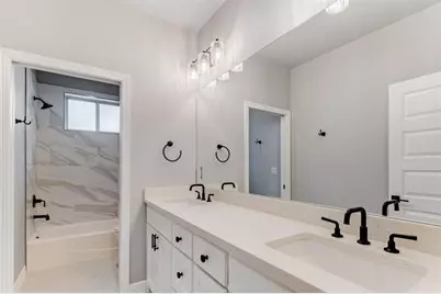 914 W Oak Ridge Drive, Marble Falls, TX 78654 - Photo 19